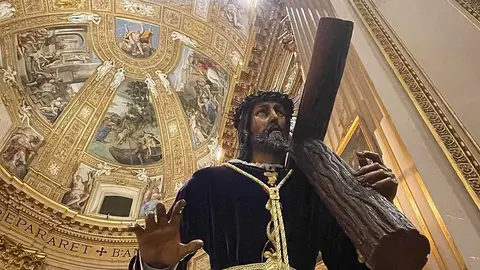 La Basílica de Sant'Andrea della Valle acoge desde última hora de este jueves a la imagen titular leonesa, que se verá ampliamente arropada en su estancia en la capital italiana.