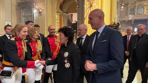 El alcalde de León asiste al besapié de la Cofradía del Dulce Nombre de Jesús Nazareno en Roma