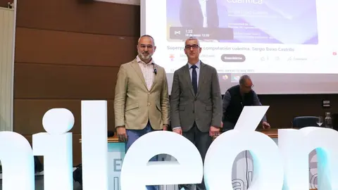 Imagen de la visita de Sergio Boixo, director científico de computación cuántica de Google, a la Escuela de Ingenierías de la Universidad de León.