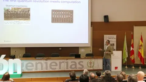 Imagen de la visita de Sergio Boixo, director científico de computación cuántica de Google, a la Escuela de Ingenierías de la Universidad de León.
