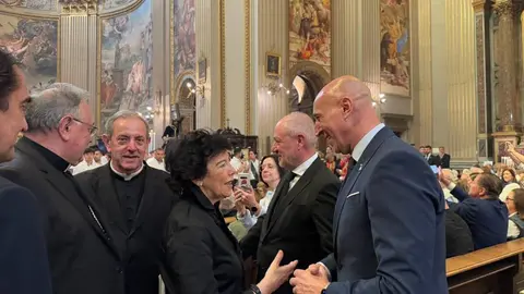 Con el obispo Luis Ángel de las Heras al frente, cerca de mil devotos leoneses protagonizan una emotiva peregrinación a la Puerta Santa de la Basílica de San Pedro, en el arranque del Jubileo en Roma.