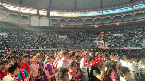 Más de 6.000 aficionados convirtieron el León Arena en un estadio improvisado, en una jornada de pasión, esperanza y desconsuelo que reafirmó la fuerza del sentimiento culturalista.