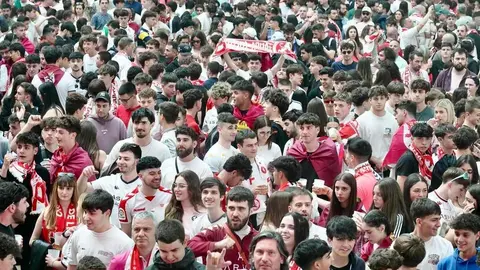 Más de 6.000 aficionados convirtieron el León Arena en un estadio improvisado, en una jornada de pasión, esperanza y desconsuelo que reafirmó la fuerza del sentimiento culturalista. Fotos: Campillo