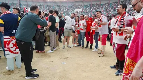 Más de 6.000 aficionados convirtieron el León Arena en un estadio improvisado, en una jornada de pasión, esperanza y desconsuelo que reafirmó la fuerza del sentimiento culturalista. Fotos: Campillo