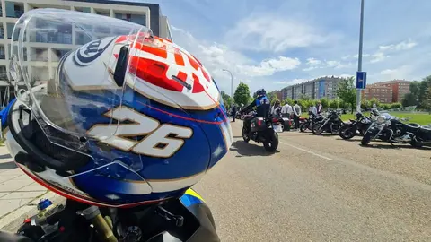 Las motos más solidarias en el 'Distinguished Gentleman's Ride' de León.