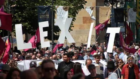 Más de un millar de personas asisten a la convocatoria de Conceyu País Llionés y Xuntanza Llionesista en León. Foto: Peio García.