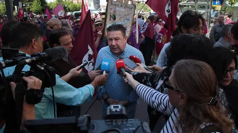 Más de un millar de personas asisten a la convocatoria de Conceyu País Llionés y Xuntanza Llionesista en León. Foto: Peio García.