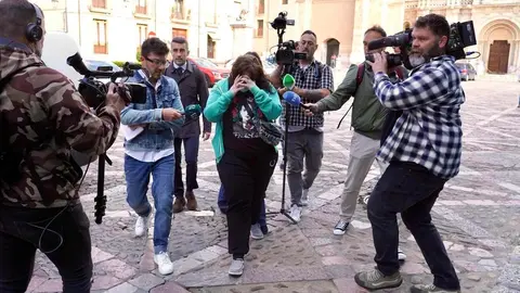 La Audiencia Provincial de León acoge el juicio contra la mujer conocida como ‘reina de la burundanga’ acusada de delitos de tentativa de homicidio, lesiones, robo con violencia, estafa y falsedad. Foto: Campillo