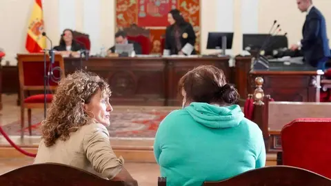 La Audiencia Provincial de León acoge el juicio contra la mujer conocida como ‘reina de la burundanga’ acusada de delitos de tentativa de homicidio, lesiones, robo con violencia, estafa y falsedad. Foto: Campillo