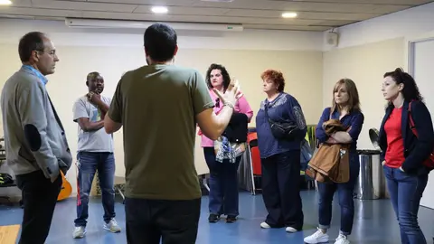 Diputación y Ayuntamiento visitan distintos centros de San Juan de Dios para personas sin hogar en Barcelona.