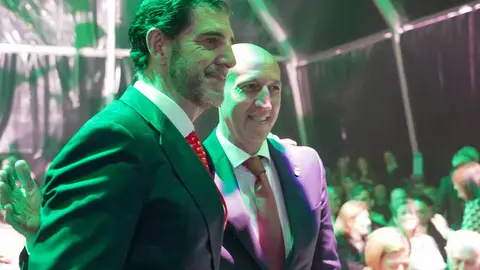 El consejero de Medio Ambiente, Vivienda y Ordenación del Territorio, Juan Carlos Suárez-Quiñones, inaugura las nuevas instalaciones de la empresa GAM. Foto: Campillo.