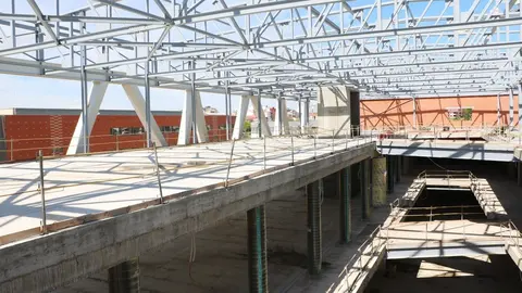 La rectora de la Universidad de León visita las obras de la Casa del Estudiante.