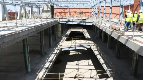 La rectora de la Universidad de León visita las obras de la Casa del Estudiante.