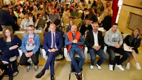 La Federación de Servicios, Movilidad y Consumo de UGT en Castilla y León celebra sus Jornadas de Acción sindical y Negociación Colectiva, Juventud, Mujeres y personas LGTBI. El secretario general de UGT Castilla y León, Óscar Lobo, atiende a los medios junto al secretario general de FeSMC UGT CyL, Héctor Yágüez Martín, la secretaria de Acción Sindical y Coordinación Sectorial de FeSMC UGT CyL, Mónica Gay Ceñal, y el vicesecretario General Área externa de FeSMC, Pedro Aller. Foto: Campillo.