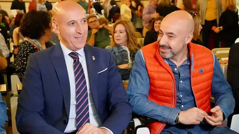 La Federación de Servicios, Movilidad y Consumo de UGT en Castilla y León celebra sus Jornadas de Acción sindical y Negociación Colectiva, Juventud, Mujeres y personas LGTBI. El secretario general de UGT Castilla y León, Óscar Lobo, atiende a los medios junto al secretario general de FeSMC UGT CyL, Héctor Yágüez Martín, la secretaria de Acción Sindical y Coordinación Sectorial de FeSMC UGT CyL, Mónica Gay Ceñal, y el vicesecretario General Área externa de FeSMC, Pedro Aller. Foto: Campillo.