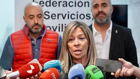 La Federación de Servicios, Movilidad y Consumo de UGT en Castilla y León celebra sus Jornadas de Acción sindical y Negociación Colectiva, Juventud, Mujeres y personas LGTBI. El secretario general de UGT Castilla y León, Óscar Lobo, atiende a los medios junto al secretario general de FeSMC UGT CyL, Héctor Yágüez Martín, la secretaria de Acción Sindical y Coordinación Sectorial de FeSMC UGT CyL, Mónica Gay Ceñal, y el vicesecretario General Área externa de FeSMC, Pedro Aller. Foto: Campillo.