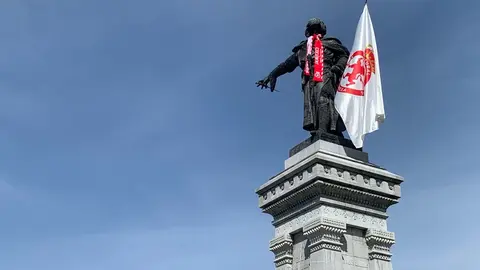 Guzmán se viste con los colores de la Cultural.