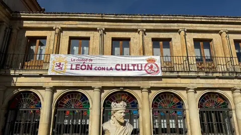León, sus reyes, sus instituciones se suman al apoyo a la Cultural. Foto: Ayto León
