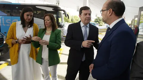 El presidente de la Junta, Alfonso Fernández Mañueco, presenta las actuaciones de mejora y modernización llevadas a cabo en la estación de autobuses de Ponferrada