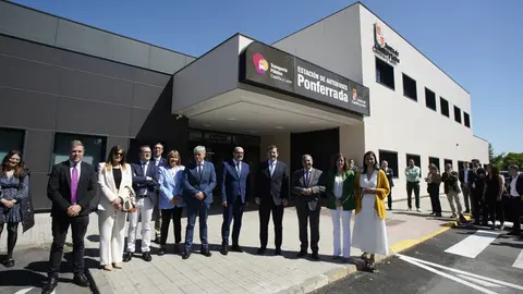 El presidente de la Junta, Alfonso Fernández Mañueco, presenta las actuaciones de mejora y modernización llevadas a cabo en la estación de autobuses de Ponferrada