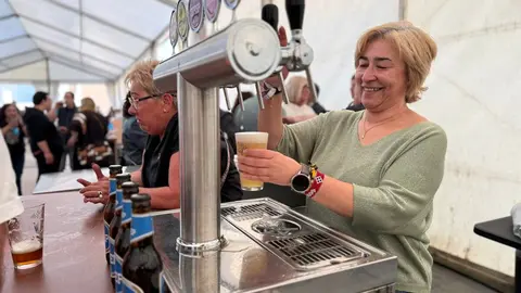 Inauguración de la II Feria de Artesanos Cerveceros de San Andrés.