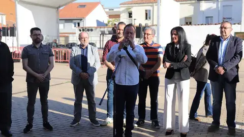 Inauguración de la II Feria de Artesanos Cerveceros de San Andrés. / ISAAC LLAMAZARES