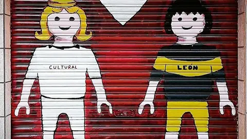 Miles de seguidores tiñen de blanco León y convierten la llegada de la Cultural al estadio en una fiesta de esperanza, pasión y compromiso con el sueño del regreso a Segunda División