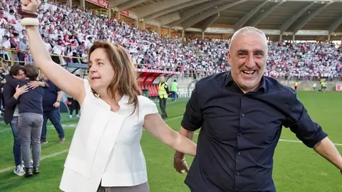 El empate ante el Andorra (1-1) devuelve a la Cultural Leonesa al fútbol profesional en una jornada inolvidable para la ciudad y su afición, que celebra el regreso a Segunda División tras años de lucha. Fotos: Campillo