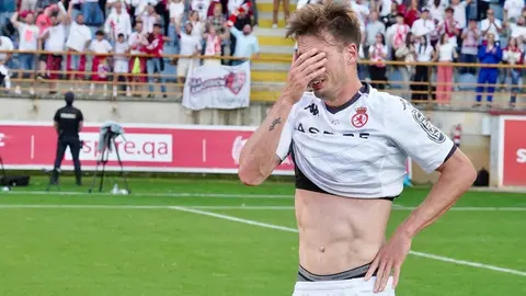 El empate ante el Andorra (1-1) devuelve a la Cultural Leonesa al fútbol profesional en una jornada inolvidable para la ciudad y su afición, que celebra el regreso a Segunda División tras años de lucha. Fotos: Campillo