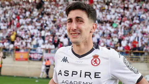 El empate ante el Andorra (1-1) devuelve a la Cultural Leonesa al fútbol profesional en una jornada inolvidable para la ciudad y su afición, que celebra el regreso a Segunda División tras años de lucha. Fotos: Campillo