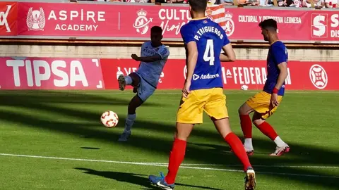 El empate ante el Andorra (1-1) devuelve a la Cultural Leonesa al fútbol profesional en una jornada inolvidable para la ciudad y su afición, que celebra el regreso a Segunda División tras años de lucha. Fotos: Campillo