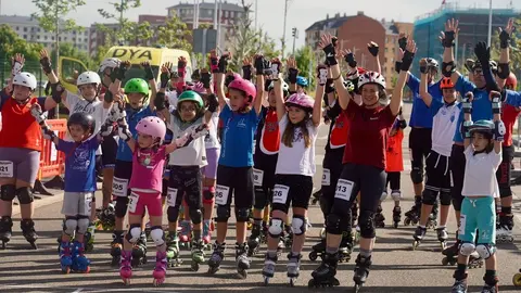 II Carrera Solidaria ‘Patinando por Angola’ organizada por el Centro Juvenil Don Bosco en el barrio de La Lastra de León