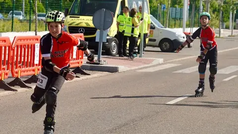 II Carrera Solidaria ‘Patinando por Angola’ organizada por el Centro Juvenil Don Bosco en el barrio de La Lastra de León