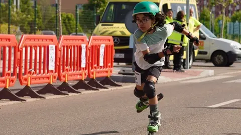 II Carrera Solidaria ‘Patinando por Angola’ organizada por el Centro Juvenil Don Bosco en el barrio de La Lastra de León
