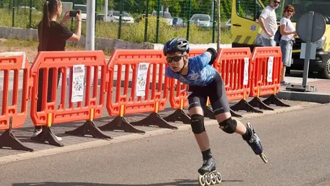 II Carrera Solidaria ‘Patinando por Angola’ organizada por el Centro Juvenil Don Bosco en el barrio de La Lastra de León