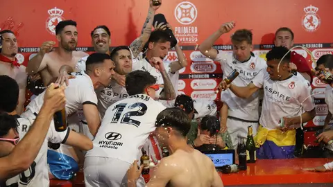 La canción de Luck Ra se convirtió en el motor anímico del vestuario y el símbolo festivo de una temporada histórica para la Cultural. Foto: Isaac Llamazares