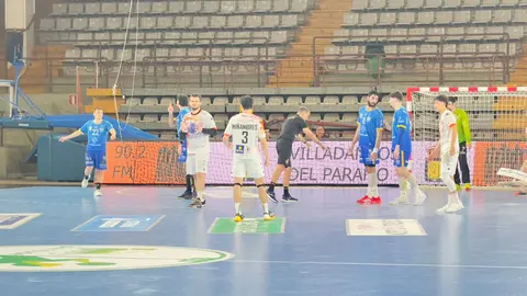 Carlos Álvarez firma su adiós soñado con un derbi para la historia. Fotos: Carlos García