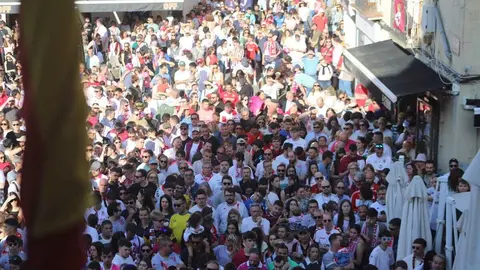 El Ayuntamiento recibe a jugadores, técnicos y directiva en una emotiva celebración donde no faltaron los vítores, la música y el agradecimiento eterno a una afición que nunca dejó de creer. Fotos: Isaac Llamazares