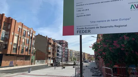 La ciudad de León vive esta semana una de sus mayores transformaciones urbanísticas recientes. Desde este lunes, 26 de mayo, han quedado abiertos al tráfico los nuevos viales en el entorno de la plaza del Espolón, un hito que marca la primera gran puesta en servicio de la conocida como 