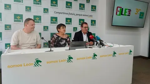 Presentación de la renovación del acuerdo de colaboración de Caja Rural con la Federación de Lucha Leonesa. Foto: Campillo.