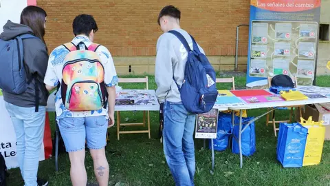 El Campus de Vegazana de la ULE ha acogido esta miércoles actividades con motivo del 'Día Internacional del Reciclaje'.