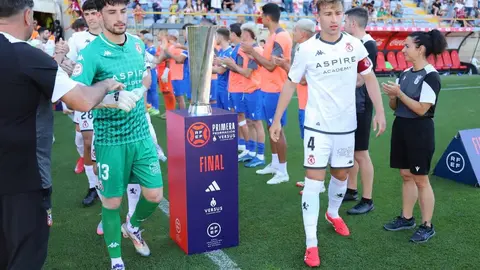 La Cultural iguala en el último suspiro ante el Ceuta (2-2) en el partido de ida de la final de campeones de Primera RFEF, en un Reino de León volcado con su equipo en la despedida como local tras el ascenso. Fotos: Isaac Llamazares