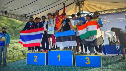 Con tres podios consecutivos en seis semanas, el deportista se prepara para el Campeonato de España y el Mundial de Turquía tras una intensa gira por Europa y Asia