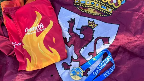 Con tres podios consecutivos en seis semanas, el deportista se prepara para el Campeonato de España y el Mundial de Turquía tras una intensa gira por Europa y Asia