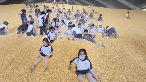 IRiego acerca el valor del medio rural a más de 80 alumnos de Primaria del Colegio Leonés.