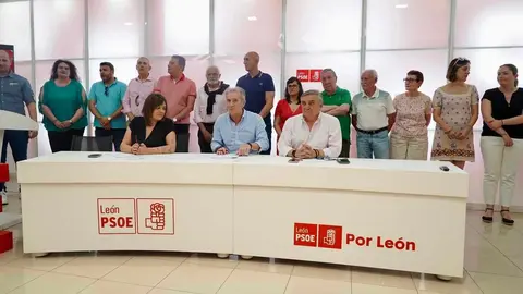 Celebración de la asamblea general extraordinaria en la Agrupación Municipal del Partido Socialista de León. Foto: Campillo