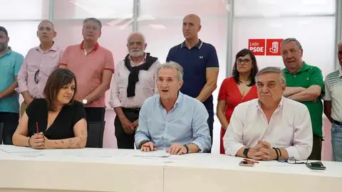 Celebración de la asamblea general extraordinaria en la Agrupación Municipal del Partido Socialista de León. Foto: Campillo