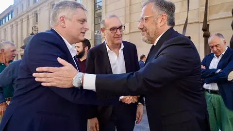 Una nueva cabecera, cargada de retos. Heraldo de León (heraldodeleon.es) se ha presentado este jueves ante los leoneses en el primer acto oficial en León capital desde su lanzamiento el pasado mes de enero. Más de 200 invitados acuden a la puesta de largo de un nuevo medio digital en León que 