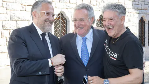 Una nueva cabecera, cargada de retos. Heraldo de León (heraldodeleon.es) se ha presentado este jueves ante los leoneses en el primer acto oficial en León capital desde su lanzamiento el pasado mes de enero. Más de 200 invitados acuden a la puesta de largo de un nuevo medio digital en León que 