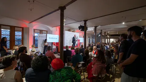 Una nueva cabecera, cargada de retos. Heraldo de León (heraldodeleon.es) se ha presentado este jueves ante los leoneses en el primer acto oficial en León capital desde su lanzamiento el pasado mes de enero. Más de 200 invitados acuden a la puesta de largo de un nuevo medio digital en León que 